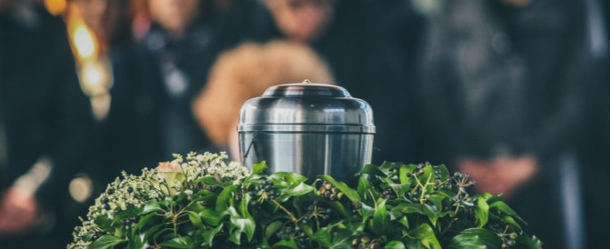 image of an urn at a funeral that utilized cremation services